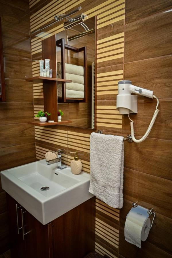Studio Apartmani Emili Apartman Br 2 Μπιέλινα Εξωτερικό φωτογραφία